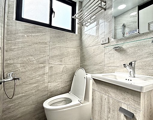 南區東區💕小資省錢套房✨衛浴開窗💕陽台獨洗曬 - Image 7