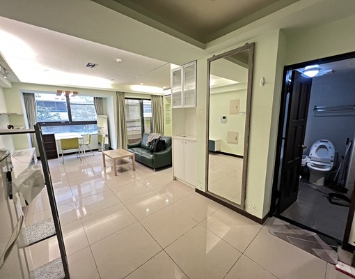 可寵!mycity!可開伙!巨城旁大套房!一卡皮箱直接入住 - Image 2