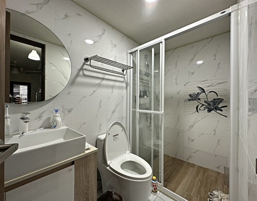 限女江翠北D區稀有類套房可租補 - Image 3