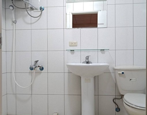 家樂福台元系統櫃美套房(限住一人!) - Image 3