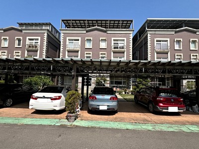 新埔~綠園耕心~稀有電梯朝南大別墅+可停三車