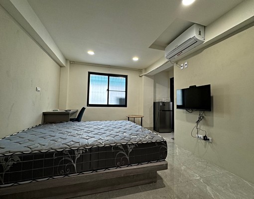 武廟正義商圈陽台套房B室 - Image 1