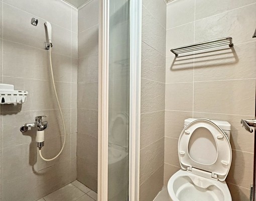 格局方正✨採光三房兩廳✨戶數單純✨平車✨黃金地段✨大坪數 - Image 5