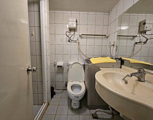 近巨城.電梯大套房.早班管理員.垃圾集中 - Image 6