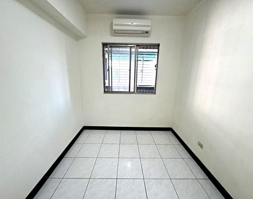 ✨ 國泰商圈!採光3房+車位✨ - Image 2