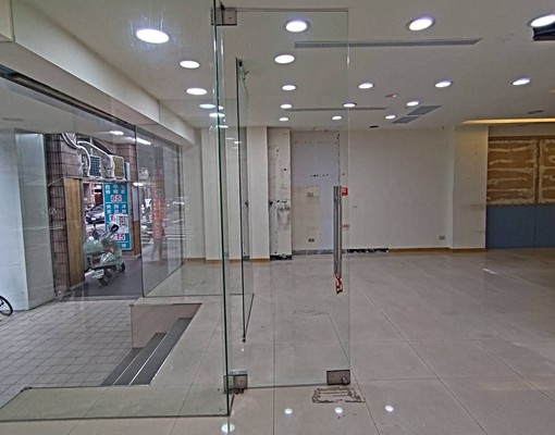 宜安路黃金店面~要看要快^^ - Image 3