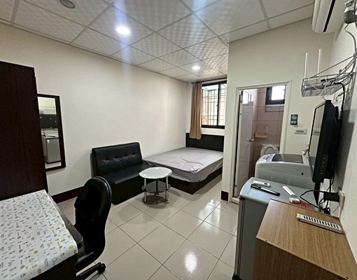 武陵湳雅商圈--大潤發及大魯閣旁優質套房(有獨洗) - Image 1