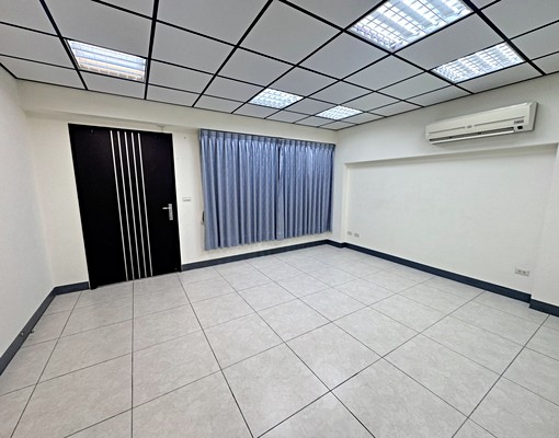 可寵|近交流道|社區型透天|門前雙車位 - Image 2