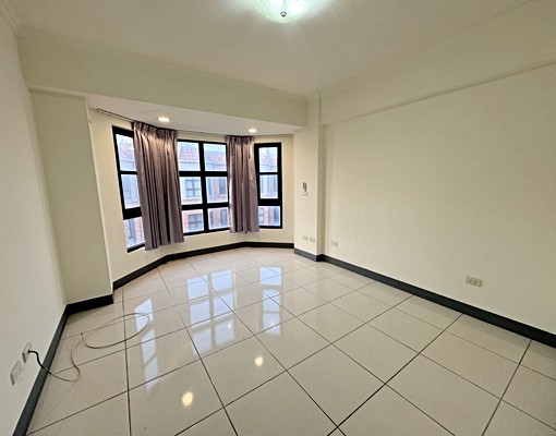 可寵|近交流道|社區型透天|門前雙車位 - Image 4