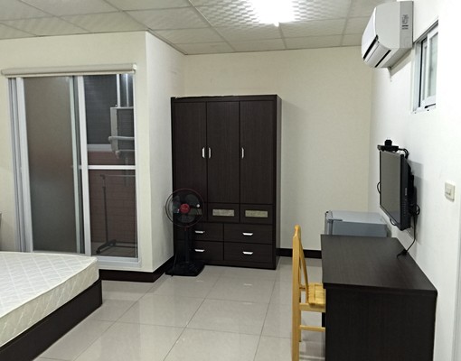 新蓋大樓全新套房(限女性) - Image 1