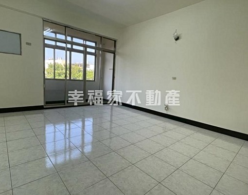 ★奐蝶陪您租房趣★大港國小旁優質車庫透天【可租補、入戶籍】 - Image 3