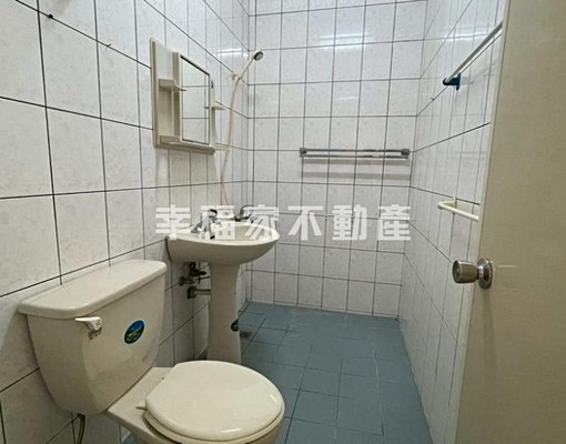 ★奐蝶陪您租房趣★大港國小旁優質車庫透天【可租補、入戶籍】 - Image 5