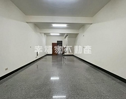 ★奐蝶陪您租房趣★大港國小旁優質車庫透天【可租補、入戶籍】 - Image 6