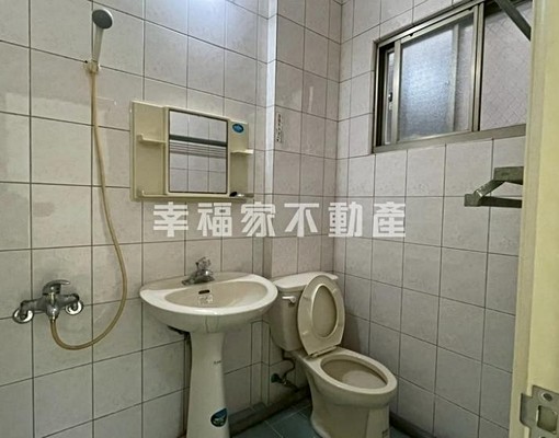 ★奐蝶陪您租房趣★大港國小旁優質車庫透天【可租補、入戶籍】 - Image 9