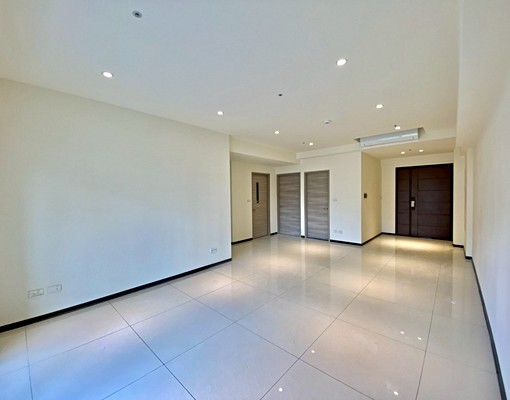 全新富域大三房+車位,前後大陽台 - Image 7