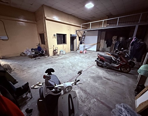 仁武超大露臺透天78坪整棟+廠房打包出租 - Image 5