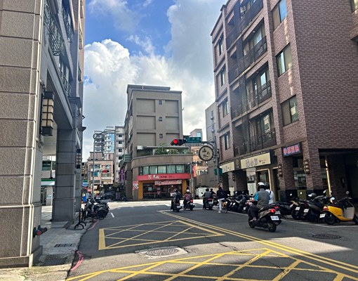 🏡【蘆洲長榮路|大坪數三房兩廳|可租補|代收垃圾包裹】 - Image 13