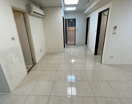 可租補、入戶籍,一樓是全聯,過橋即台北市,3房2衛,對外陽台 - Image 3