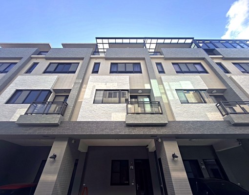 可談!稀有可神明廳可租補🅰️家俱全配🅰️騎樓停車四房別墅 - Image 1