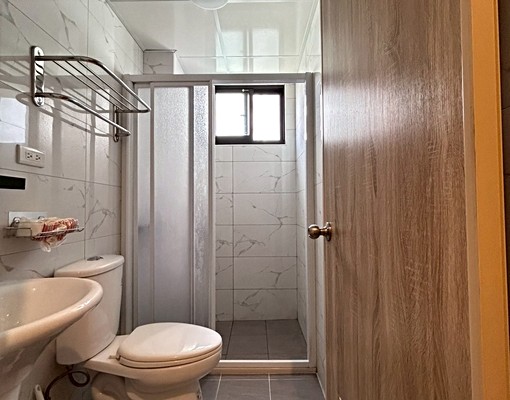 全新電梯別墅套房近楊寶寶蒸餃總店可租補 - Image 10