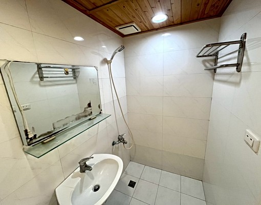 府中⚡️免爬高⚡️獨洗曬⚡️採光通風⚡️空間大⚡️傢俱齊⚡️ - Image 6