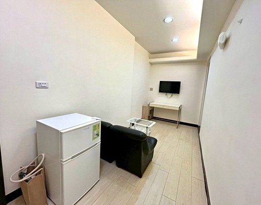 府中⚡️免爬高⚡️獨洗曬⚡️採光通風⚡️空間大⚡️傢俱齊⚡️ - Image 2