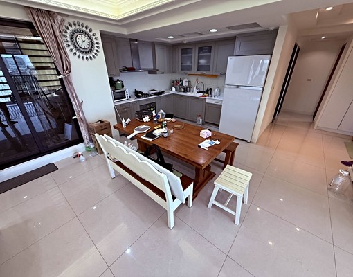 蓮池潭旁無敵景觀大3房/平面車位/一卡皮箱入住 - Image 3