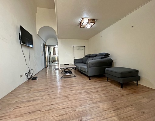 桃園後火車站遠百旁電梯大套房.辦公大樓 - Image 2