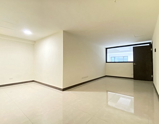 租金可談🔥👍稀有低租金👍人口密集店面 - Image 6