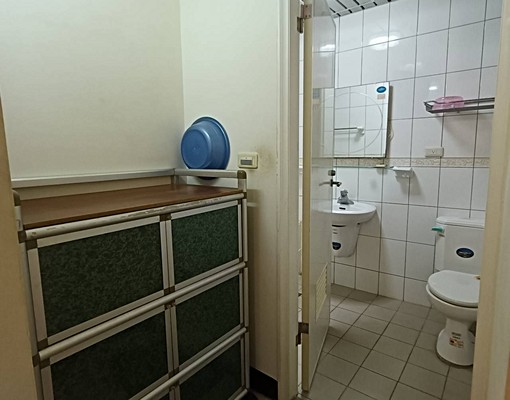 五股區六合街大四房+平面車位,可租補(看屋預約) - Image 13