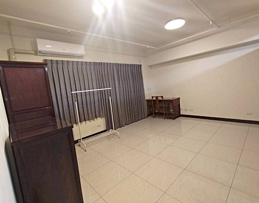 社宅🏠新南二德賢商圈電梯採光大房近捷運高雄大學📞愛窩 - 591租屋網 - Image 8