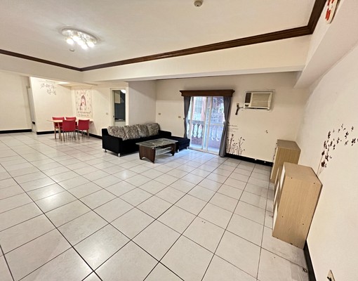 室內+陽台45坪:超大三房可租屋補助入戶籍 - Image 2