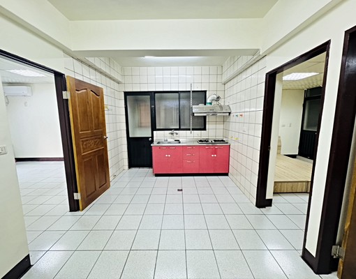 🌊可租補可報稅|稀有一樓大3房室內車庫 - Image 8