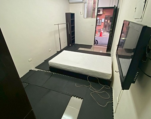 可租補~淡江大學旁~1樓套房出租有獨立洗衣機 - Image 1