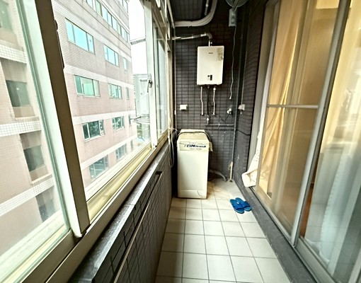 西門🚝系統櫃收納空間🏘️採光通風🌟垃圾代收✅生活機能佳 - Image 8