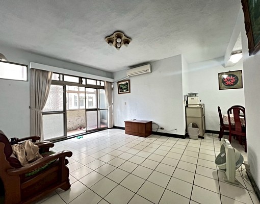 景安🏠新整理大空間/採光通風前後陽台/傢俱齊全台水電/開伙 - Image 2