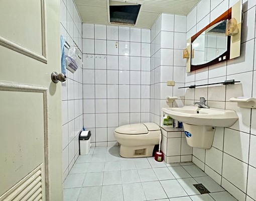 正德國中旁藍海名廈社區 - Image 11