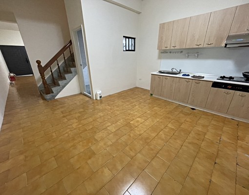 近北屯水湳商圈/可寵/租補/全新整理整棟透天 - Image 4