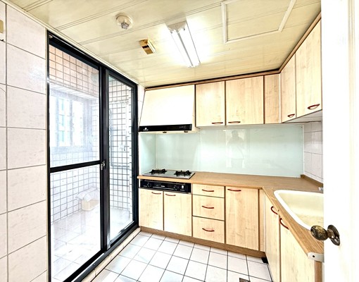 豐樂捷運站🎀文心秀泰正對面🎀三面採光室內31坪大三房🎀 - Image 7