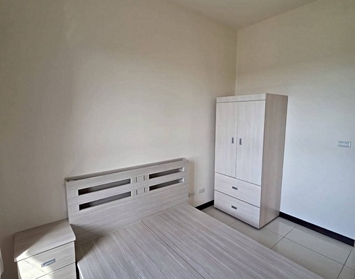 全新大樓剛交屋,傢俱、家電全新 - Image 8