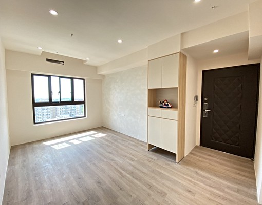 全新首租~美裝潢高樓景觀大2房附平車~可租補報稅 - Image 1