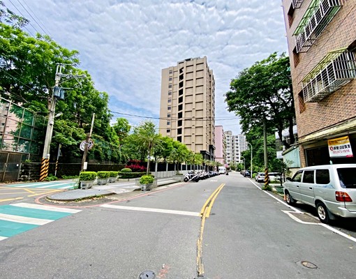 近二橋國小3房+平面車位~可租補~貓可 - Image 3