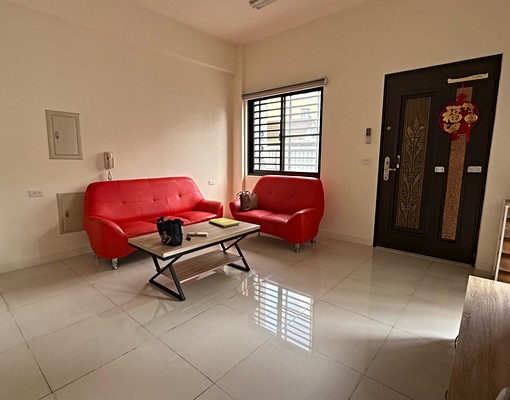 南科港口5年新透天厝(租)六房五衛/設備齊全 - Image 1