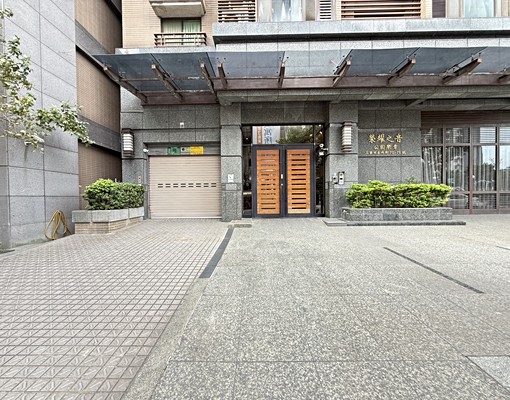 重劃區家樂福商圈靜巷3房車 - Image 1