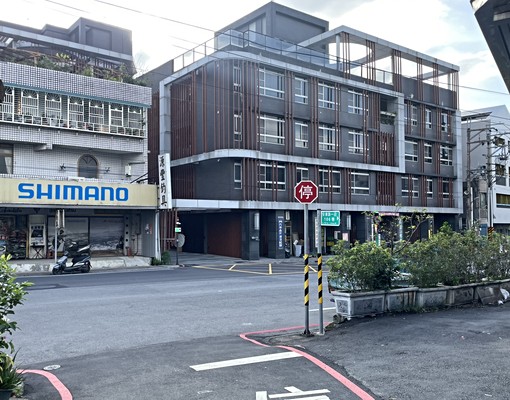 雅緻居所/男女皆可/安康路一段/7-9坪 - Image 2