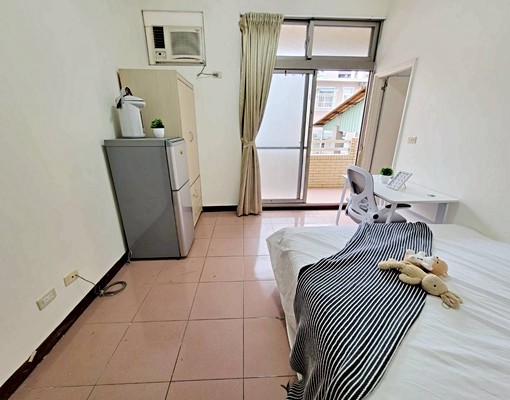 忠孝夜市❤️電梯❤️超佛價❤️陽台獨洗曬❤️可租補❤️中興大 - Image 2