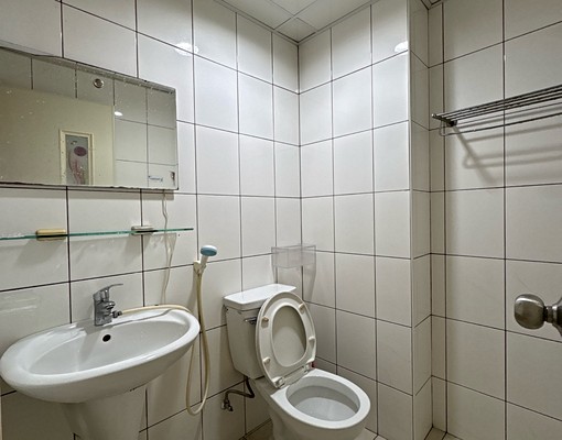 六張街套房可租補 - Image 2