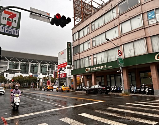 「租」R16新左營站3房 - Image 1