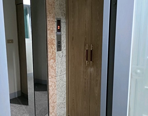 樓梯上去分左右兩戶,獨立門戶,一戶約20坪,一戶約70坪 - Image 14