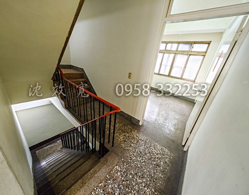 北屯前院停車🚗4房免管理費👋稀有透天鬧中取靜🏡家具可談 - Image 5